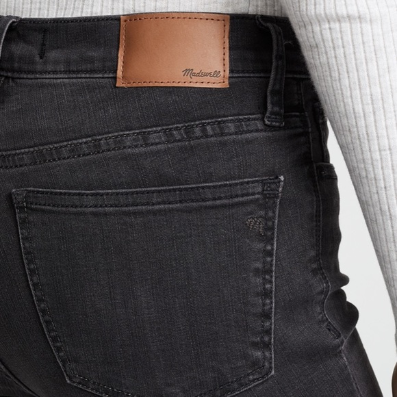 Madewell 9” Rise Black Raw Hem Jeans - Picture 13 of 13